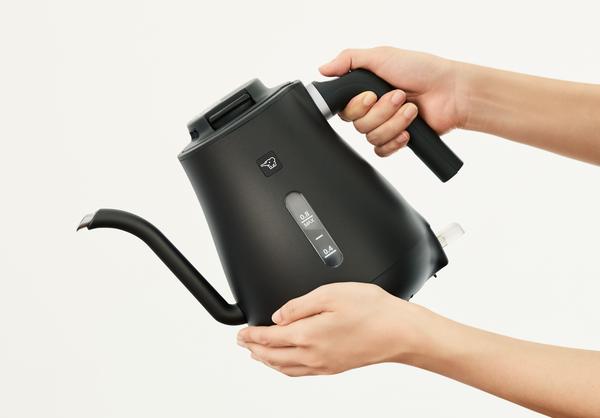 象印初！注ぎやすさと安全設計にこだわった 細口タイプの電気ケトル