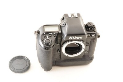 Nikon F5 35mmフィルム一眼レフカメラ レンズ無し 【開封未使用品