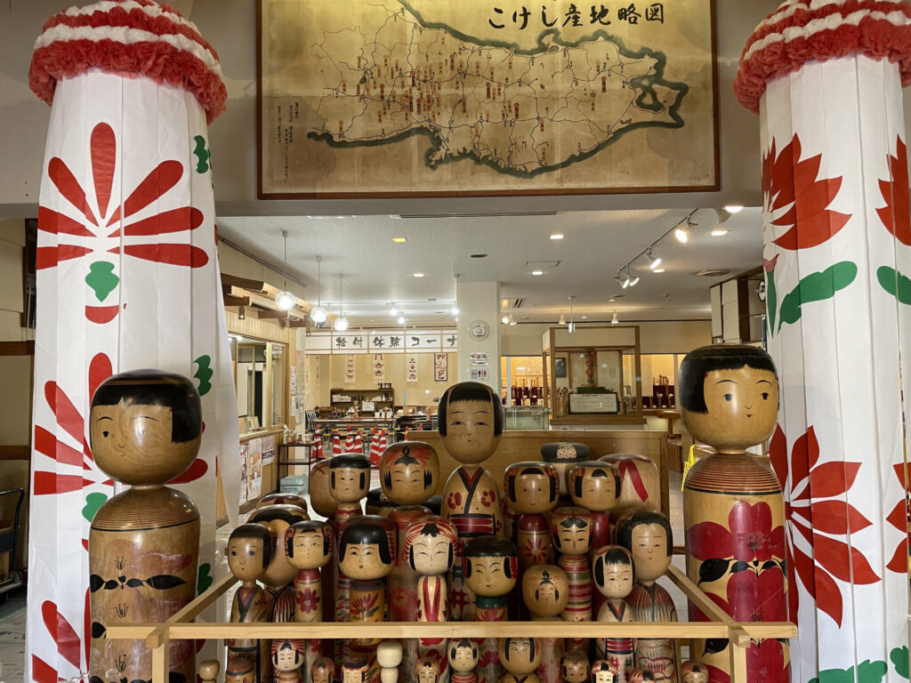 宮城県大崎市】日本最大のこけし祭事「全国こけし祭り」を訪ねるin鳴子