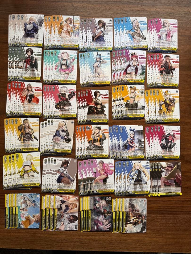 ヴァイス WSニケ NIKKE RR以下4コン + TD4コン + クラウン1枚 勝利の女神 NIKKE RR以下 4コン ニケ TD4コン付 ヴァイスシュヴァルツ