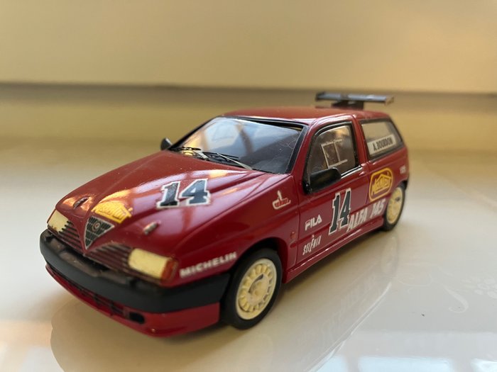 アルファロメオ 145 COUPE ALEZAN 1995 1/43 アルファロメオ 145 COUPE